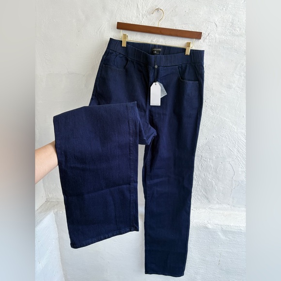 Universal standard ComfortDenim Bootcut Jeans - Picture 4 of 11
